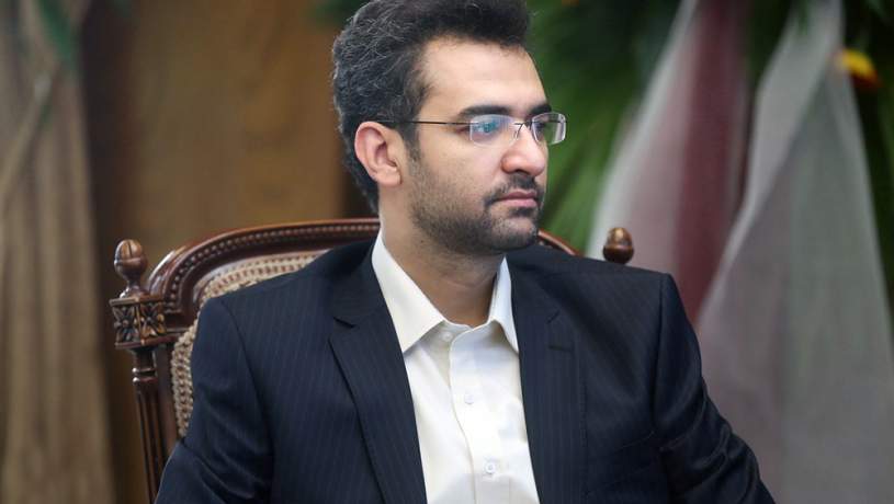وضعیت بازار موبایل را از وزارت صنعت پیگیری کنید