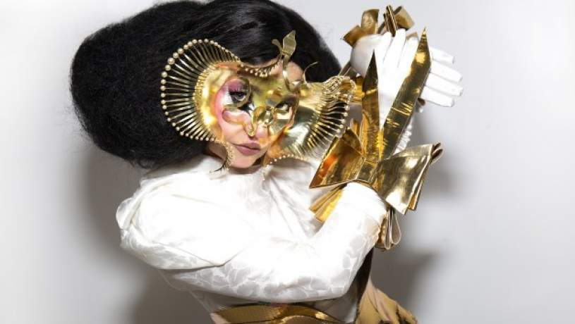 بیورک (Björk) خواننده و ترانه‌سرای مشهور ایسلندی