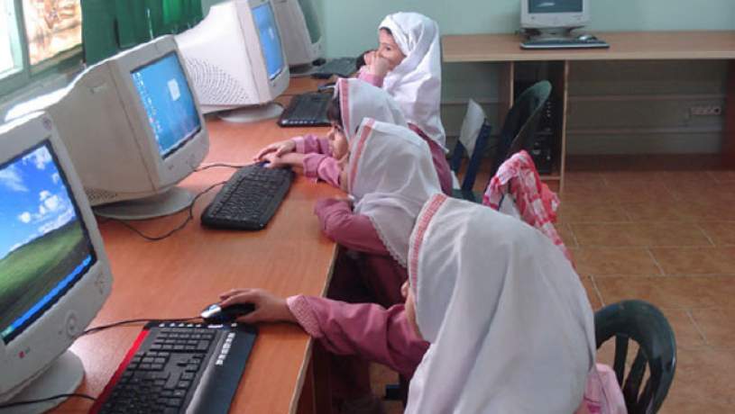 مخابرات، همراه اول و ایرانسل امروز به 76 هزار مدرسه، اینترنت می‌رسانند