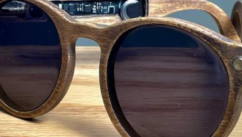 عینک هوشمندی که مسیر
 را به کاربران نشان می‌دهد
