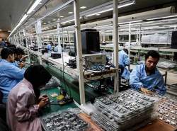 وزیر ارتباطات به دنبال سرمایه‌گذار برای تولید موبایل است