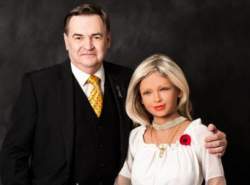 مرد استرالیایی عاشق روبات شد