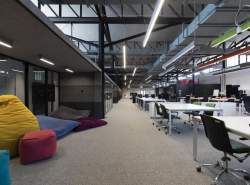 کارخانه‌های نوآوری مشهد و شیراز گشایش یافت