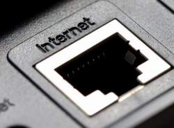 ایرانی‌ها
 به اینترنت ثابت علاقه نشان نمی‌دهند