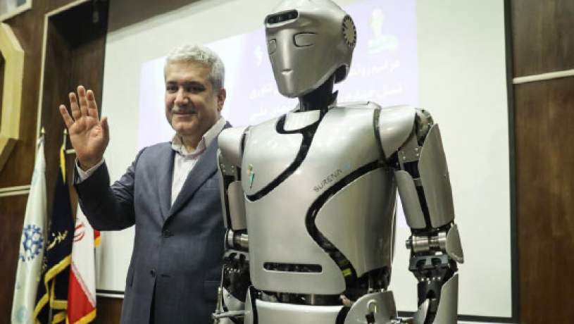 روبات ایرانی «سورنا» در جمع ۱۰ روبات برتر سال ۲۰۲۰ قرار گرفت