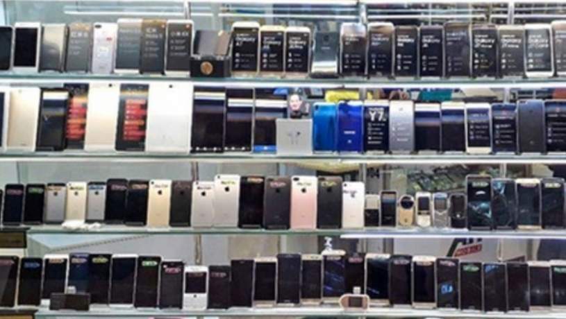 واردات موبایل با قیمت بیش از ۶۰۰ دلار از سال آینده ممنوع می‌شود