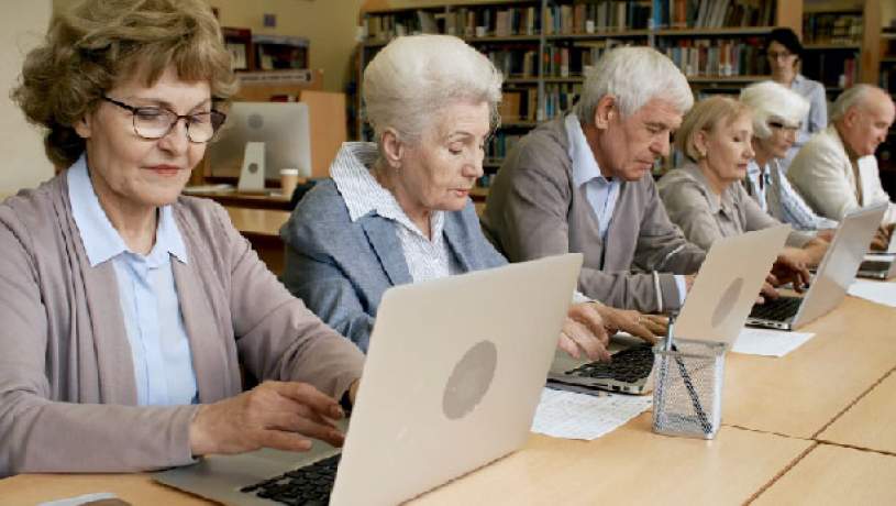 فناوری‌های دیجیتال برای افراد مسن و سالمندی سالم