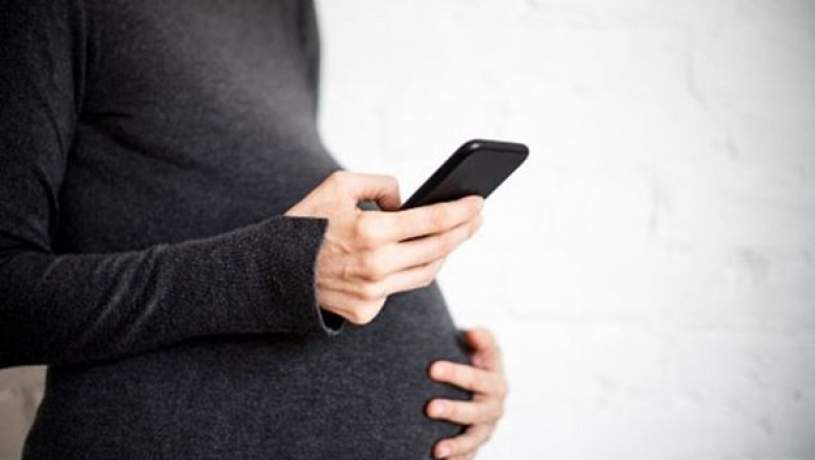 عوارض تلفن همراه در بارداری و راه‌های کاهش این عوارض