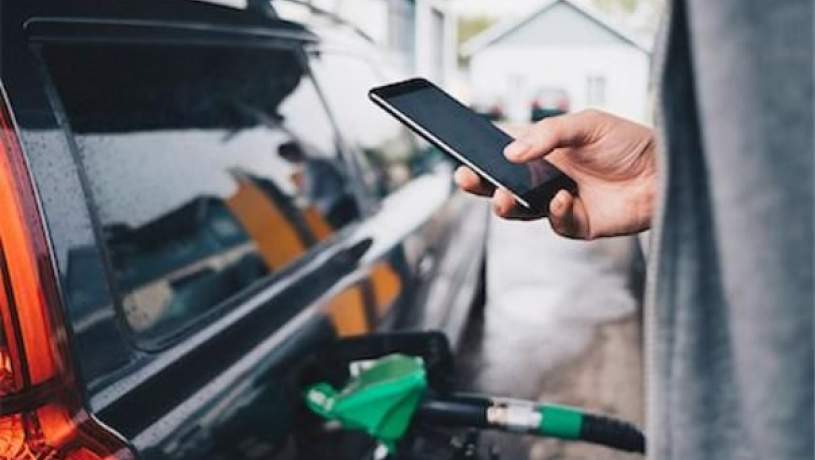 استفاده از موبایل در پمپ بنزین واقعا خطرناک است؟