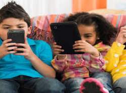آموزش استفاده مفید از گوشی همراه به کودکان