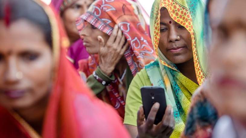 گوشی‌های هوشمند چگونه کلید موفقیت هند شدند؟