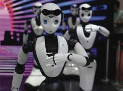 تحول هوشمند صنعت تولید در چین با کمک روبات‌ها