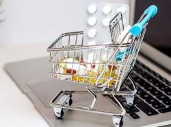مسوولیت فروش اینترنتی دارو باید با داروخانه‌ها باشد