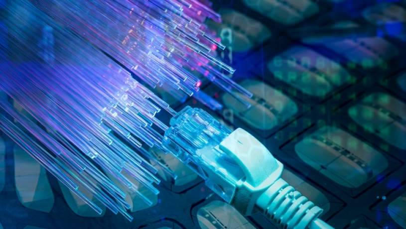 کمیسیون ارتباطات فدرال آمریکا استاندارد اینترنت پرسرعت را چهار برابر کرد