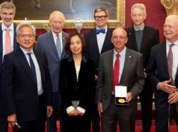 جهان در آستانه تولد هوش زنده؛ از پردازنده تا تفکر