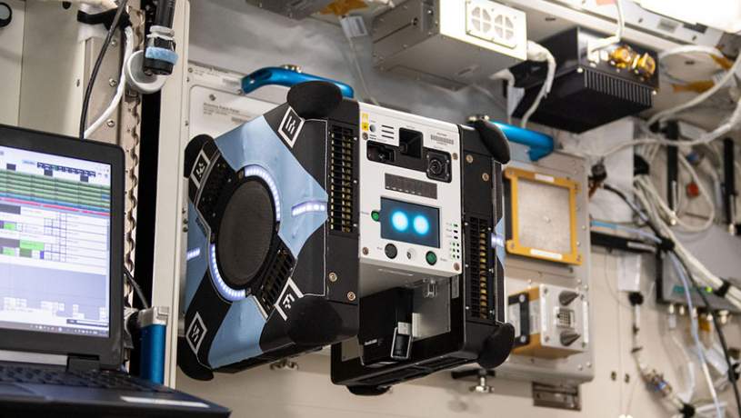 هوش مصنوعی کنترل را در فضا به دست گرفت هوش مصنوعی کنترل را در فضا به دست گرفت